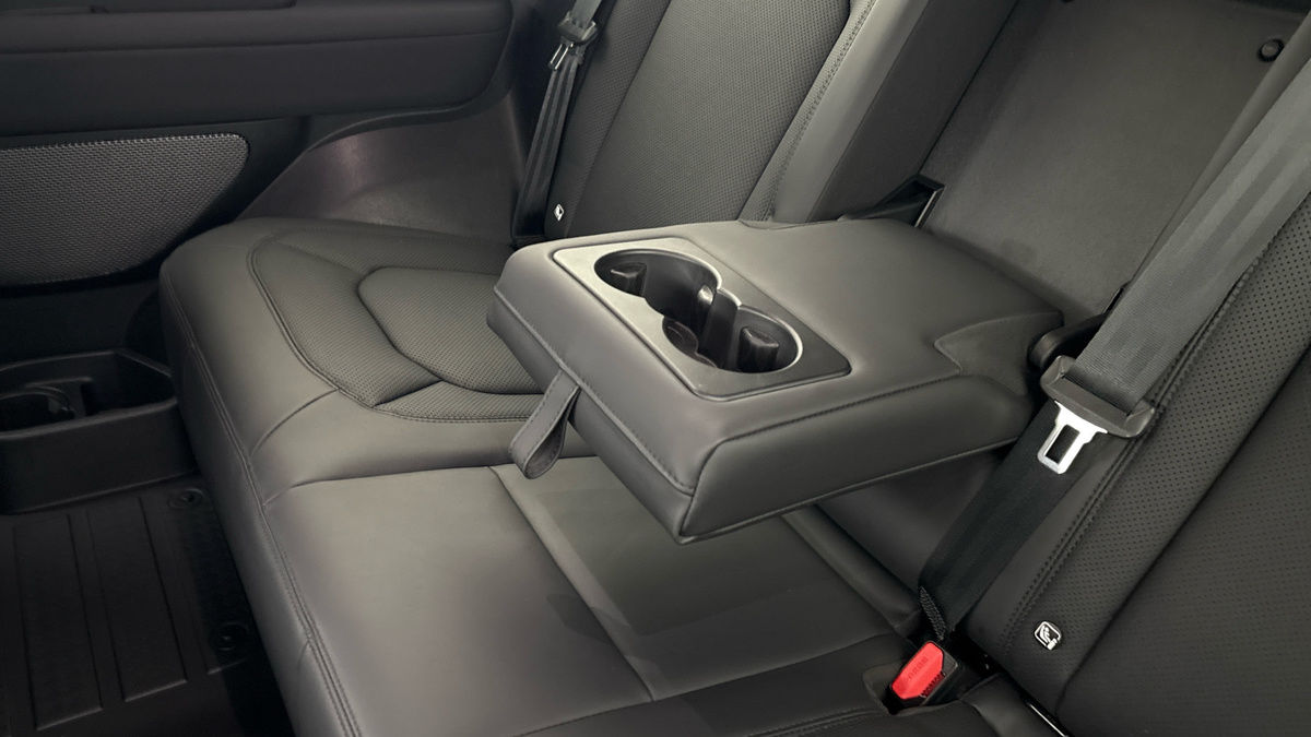 Used Land Rover Defender 90 2023 for sale - 77228052: Photo 9