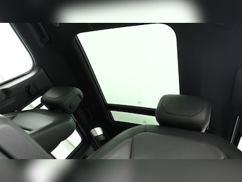 Used Land Rover Defender 110 2024 for sale - 75912462: Photo