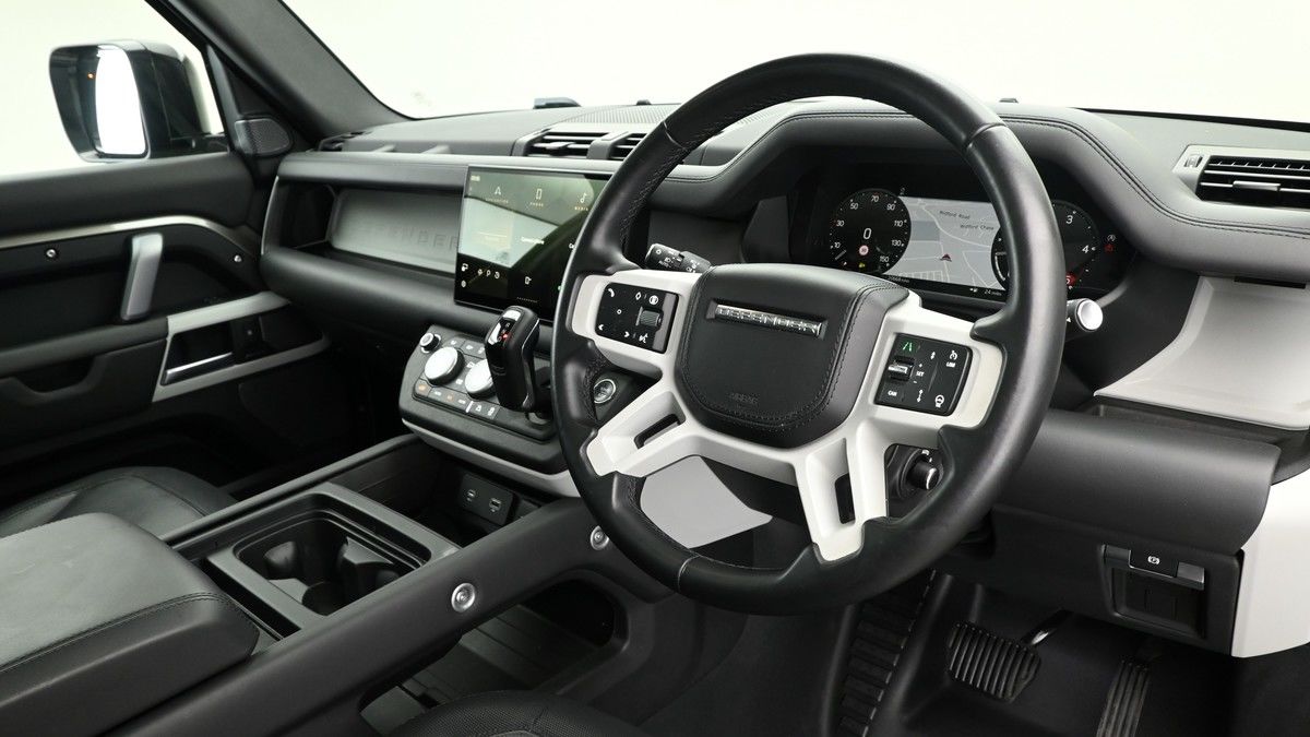Used Land Rover Defender 110 2024 for sale - 75912462: Photo 4