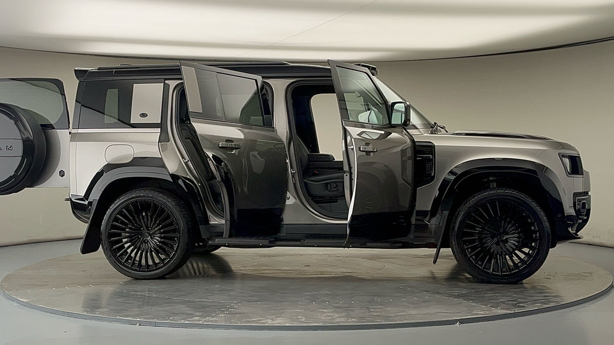 Used Land Rover Defender 110 2024 for sale - 75912462: Photo 57