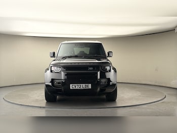 Used Land Rover Defender 110 2022 for sale - 77766120: Photo