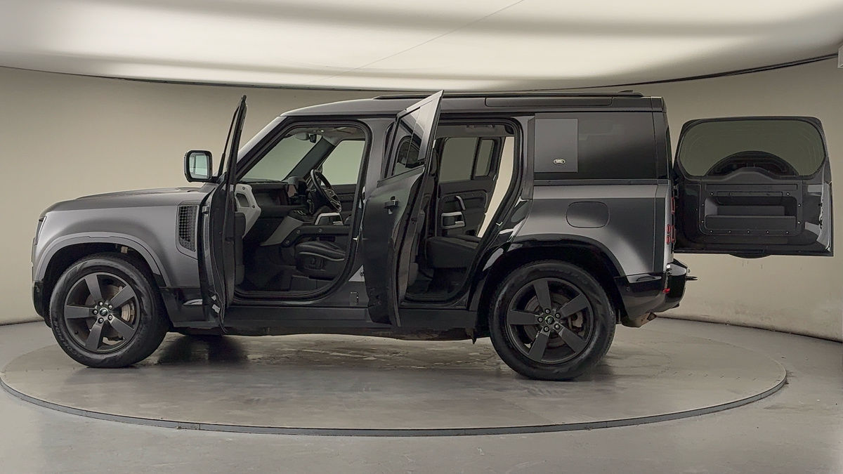 Used Land Rover Defender 2022 for sale - 77370430: Photo 47