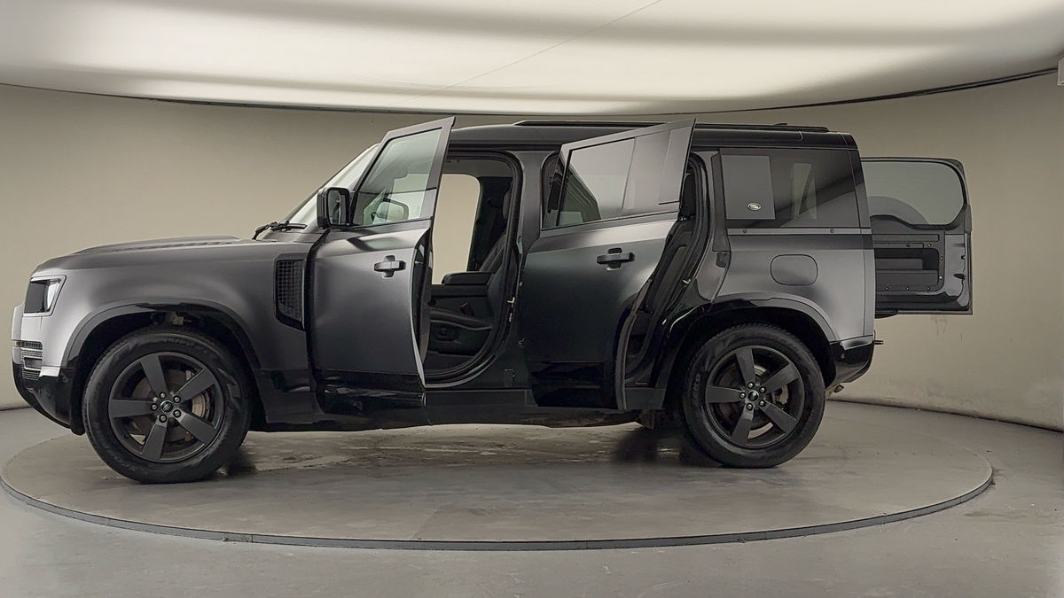 Used Land Rover Defender 2022 for sale - 77370430: Photo 48