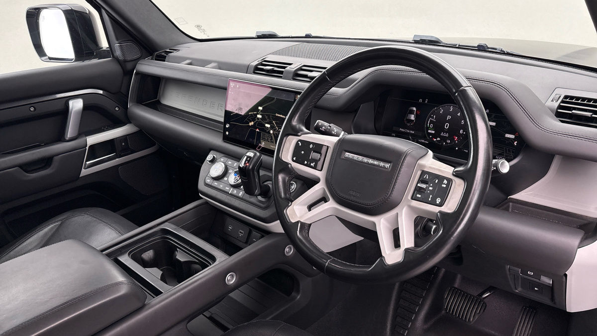 Used Land Rover Defender 2022 for sale - 77370430: Photo 5