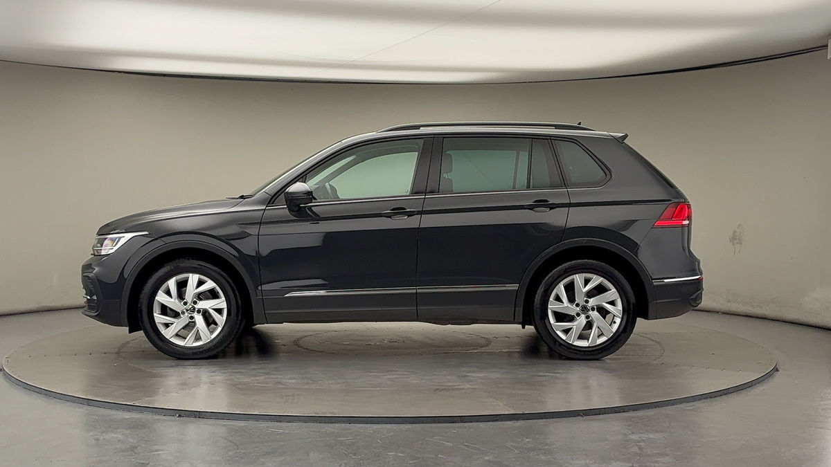 Used Volkswagen Tiguan 2021 for sale - 76497100: Photo 15