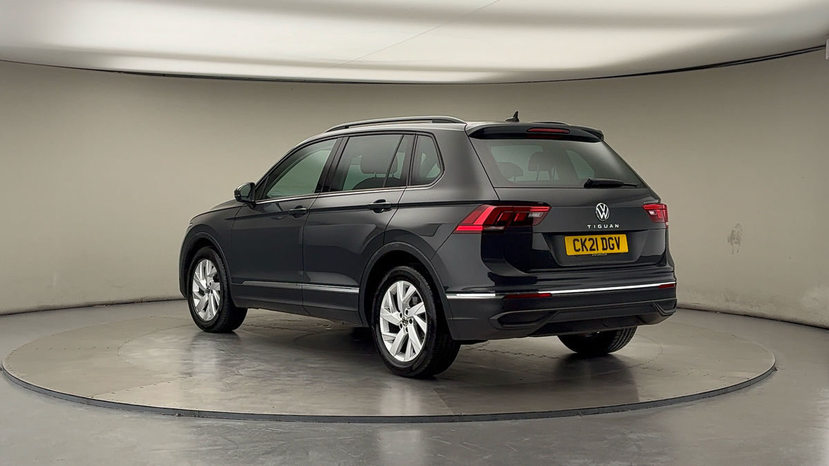 Used Volkswagen Tiguan 2021 for sale - 76497100: Photo 2