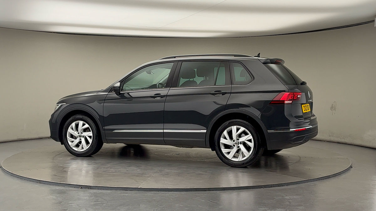 Used Volkswagen Tiguan 2021 for sale - 76497100: Photo 26