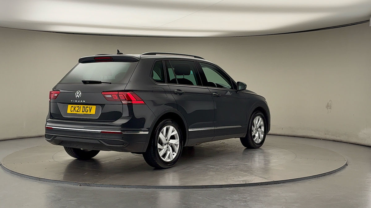 Used Volkswagen Tiguan 2021 for sale - 76497100: Photo 39