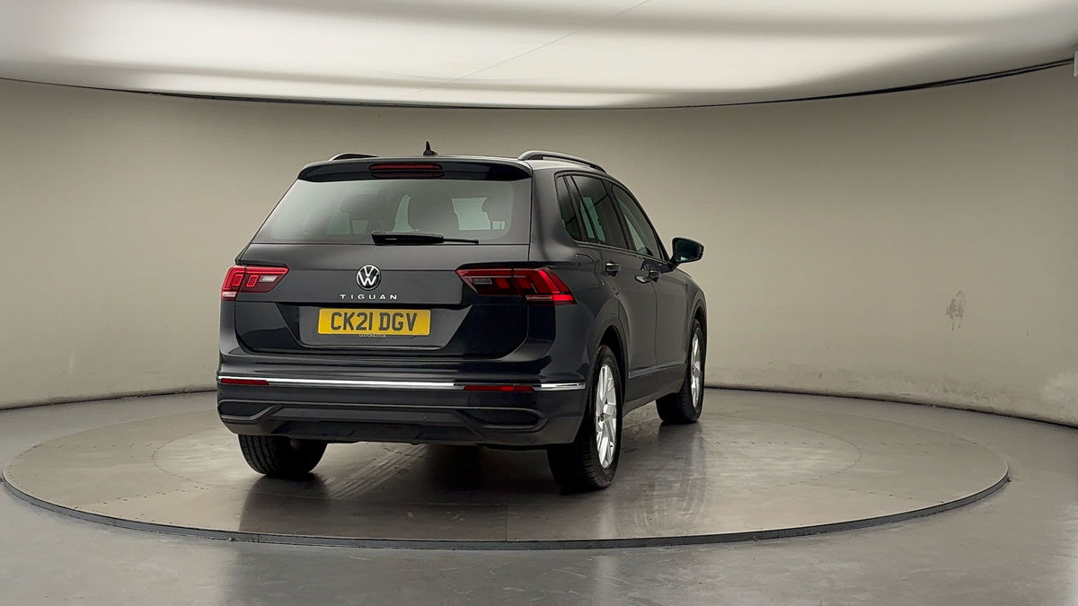 Used Volkswagen Tiguan 2021 for sale - 76497100: Photo 40