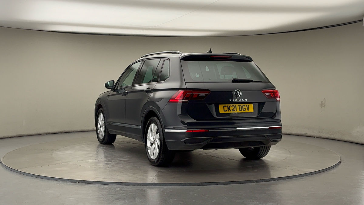 Used Volkswagen Tiguan 2021 for sale - 76497100: Photo 42