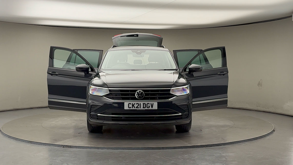 Used Volkswagen Tiguan 2021 for sale - 76497100: Photo 51