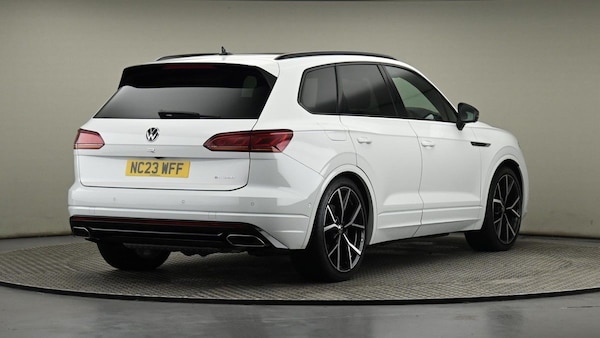 Used Volkswagen Touareg 2023 for sale - 74107105: Photo 32