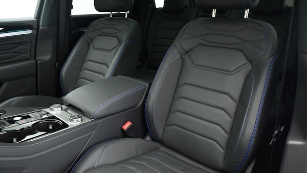 Used Volkswagen Touareg 2023 for sale - 74107105: Photo 4