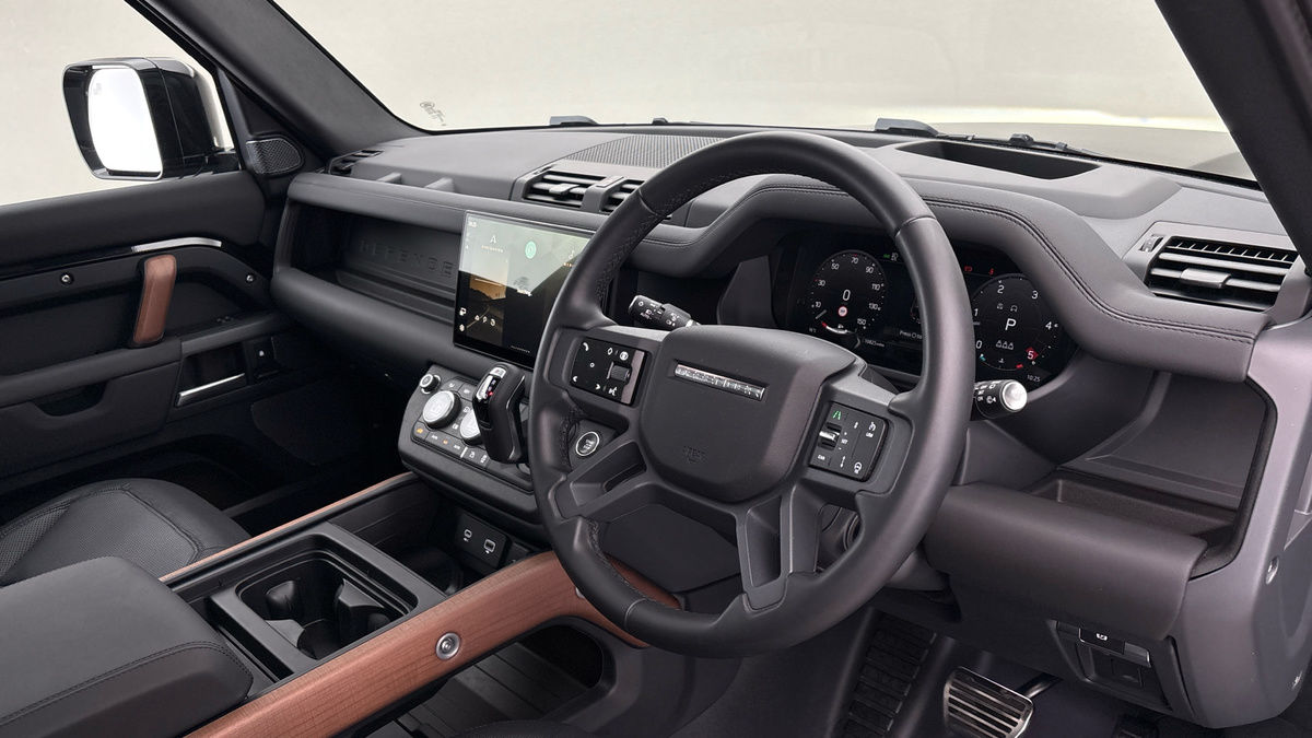 Used Land Rover Defender 110 2024 for sale - 76081561: Photo 5