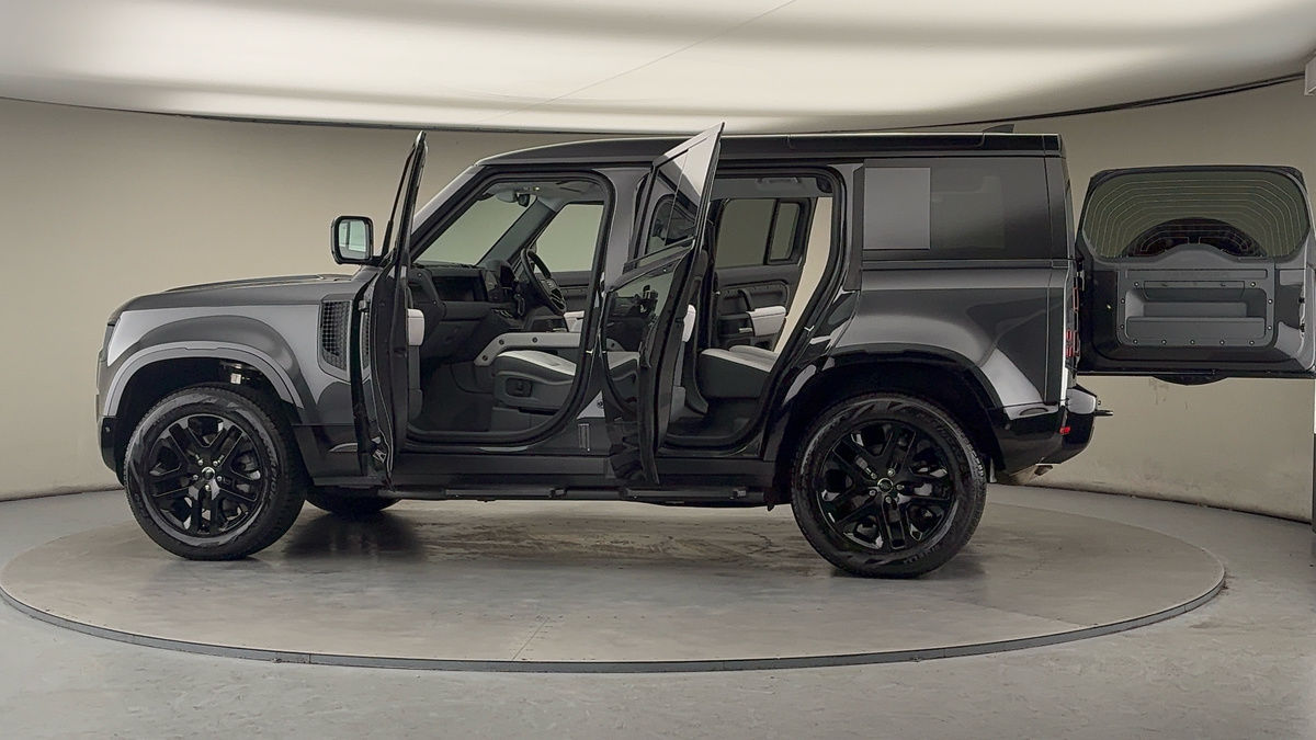 Used Land Rover Defender 110 2024 for sale - 77277058: Photo 46