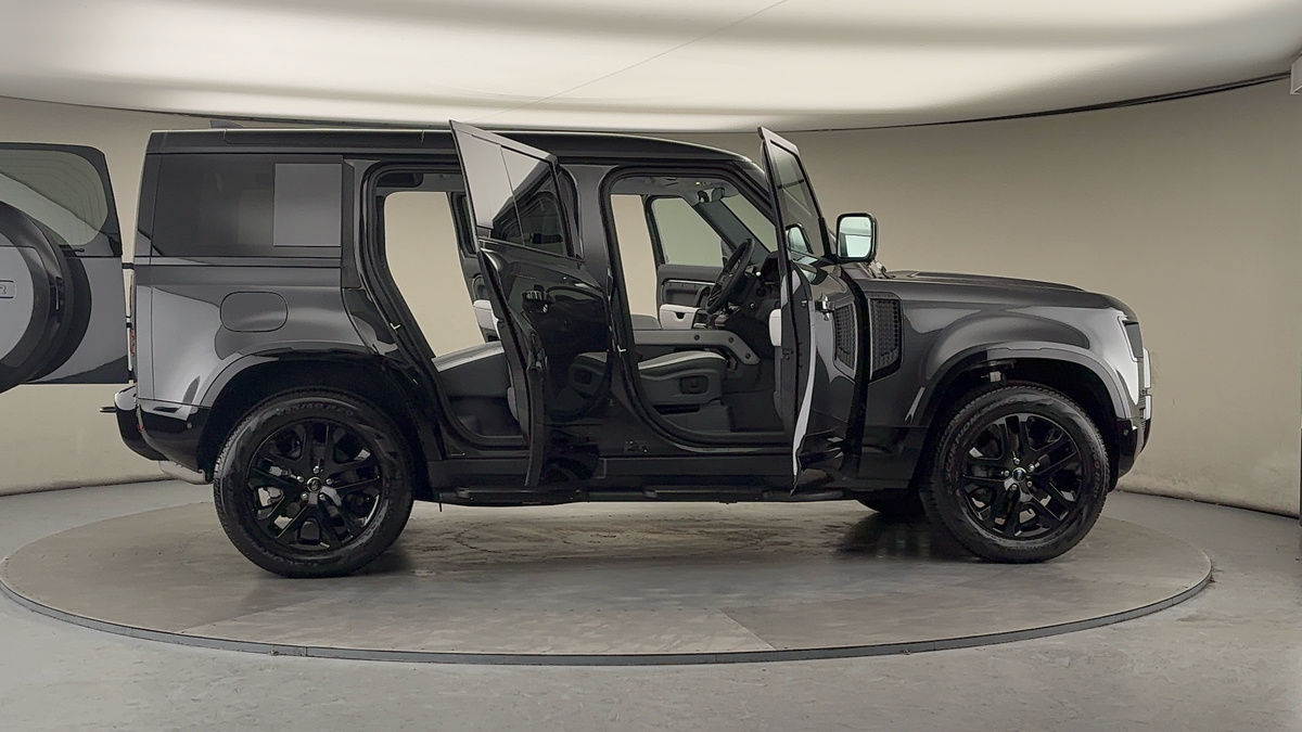 Used Land Rover Defender 110 2024 for sale - 77277058: Photo 56