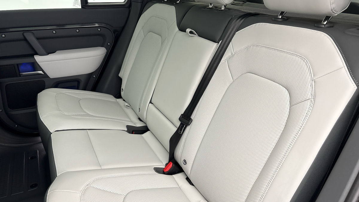 Used Land Rover Defender 110 2024 for sale - 77277058: Photo 8