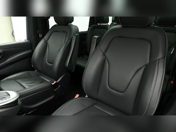 Used Mercedes-Benz V-Class 2024 for sale - 75360534: Photo