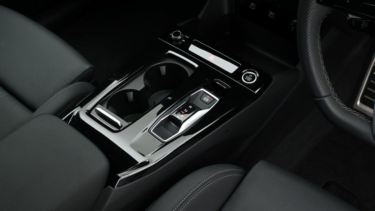 Used Audi Q6 e-tron 2024 for sale - 75878240: Photo 2