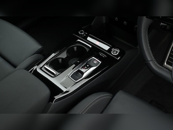 Used Audi Q6 e-tron 2024 for sale - 75878240: Photo