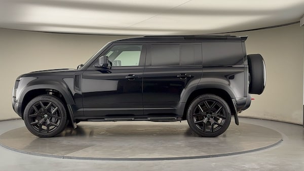 Used Land Rover Defender 110 2022 for sale - 76040268: Photo 15