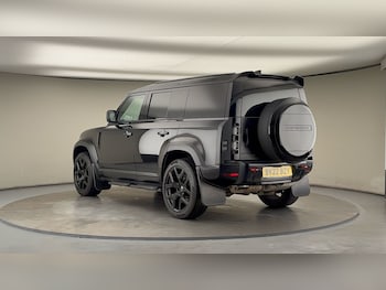 Used Land Rover Defender 110 2022 for sale - 76040268: Photo