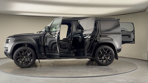 Used Land Rover Defender 110 2022 for sale - 76040268: Photo 48