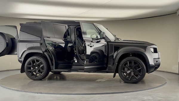 Used Land Rover Defender 110 2022 for sale - 76040268: Photo 56