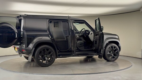 Used Land Rover Defender 110 2022 for sale - 76040268: Photo 58
