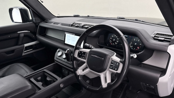 Used Land Rover Defender 110 2022 for sale - 76040268: Photo 5