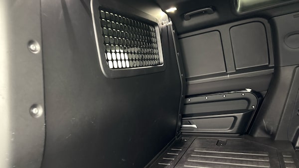 Used Land Rover Defender 110 2022 for sale - 76040268: Photo 9
