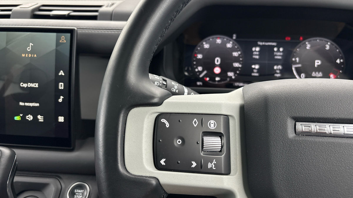 Used Land Rover Defender 2024 for sale - 78213256: Photo 13