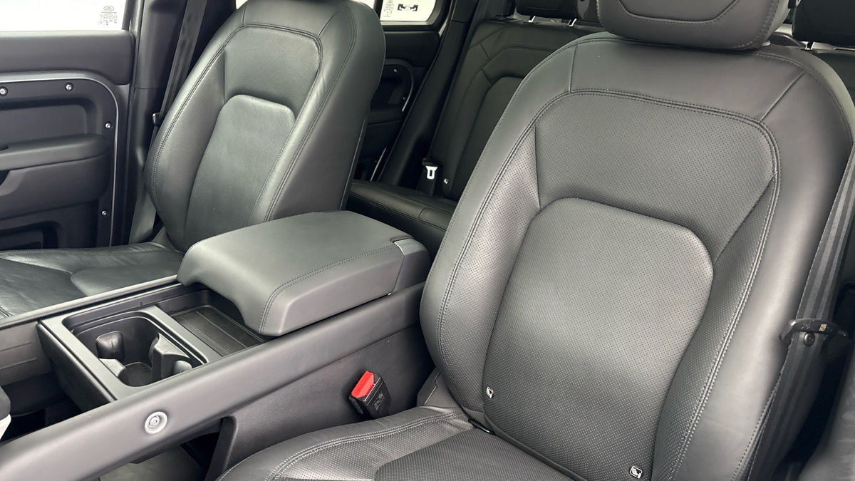 Used Land Rover Defender 2024 for sale - 78213256: Photo 7