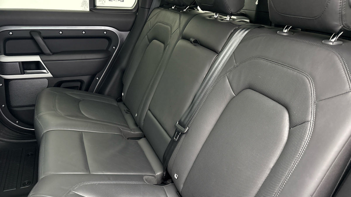 Used Land Rover Defender 2024 for sale - 78213256: Photo 8
