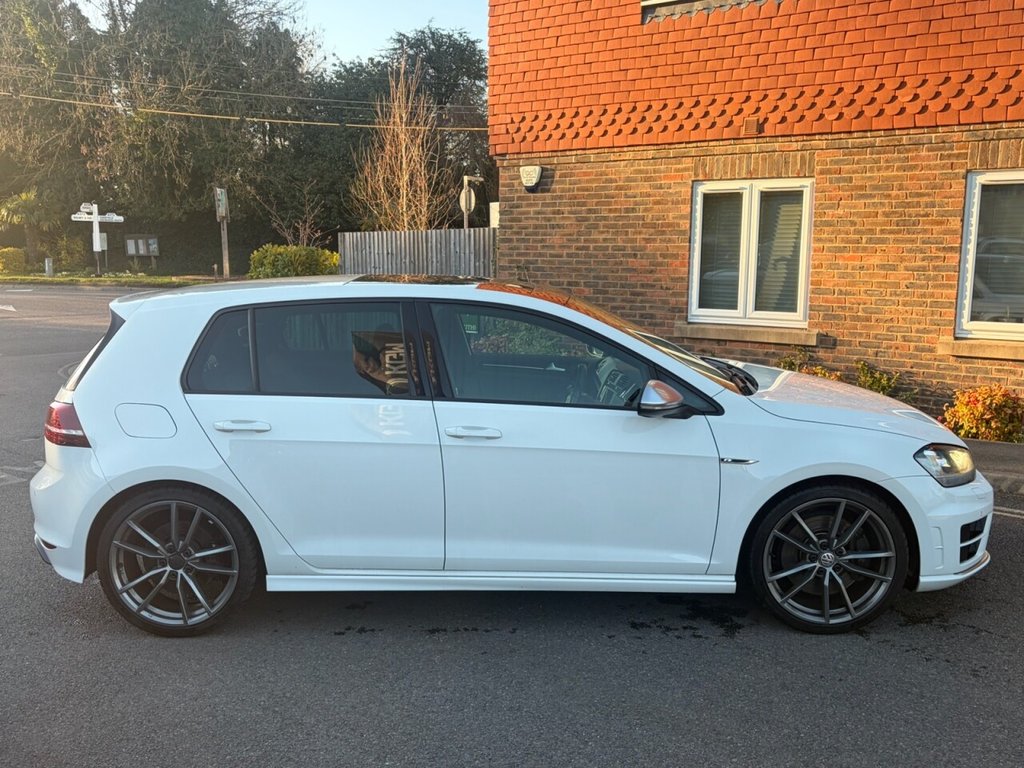 Used Volkswagen Golf 2016 for sale - 77990583: Photo 2