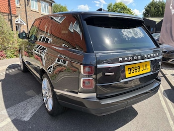 Used Land Rover Range Rover 2018 for sale - 79394234: Photo