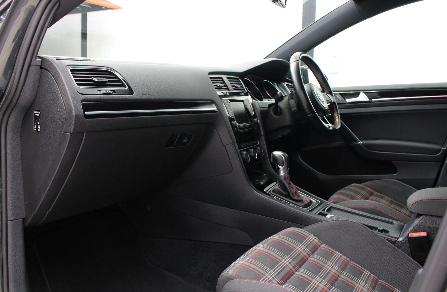 Used Volkswagen Golf 2014 for sale - 76541589: Photo 32