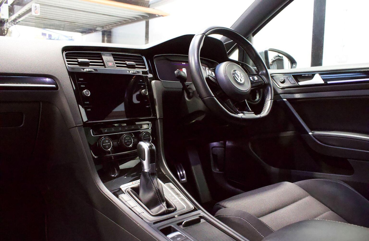 Used Volkswagen Golf 2019 for sale - 76588481: Photo 8