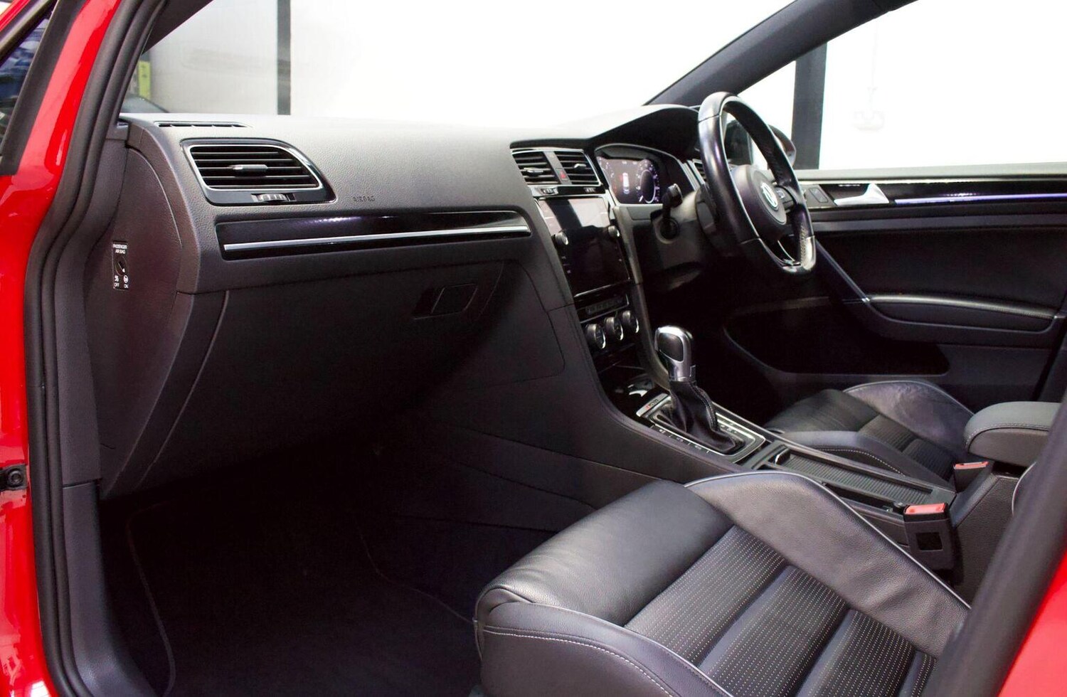 Used Volkswagen Golf 2018 for sale - 76488656: Photo 33