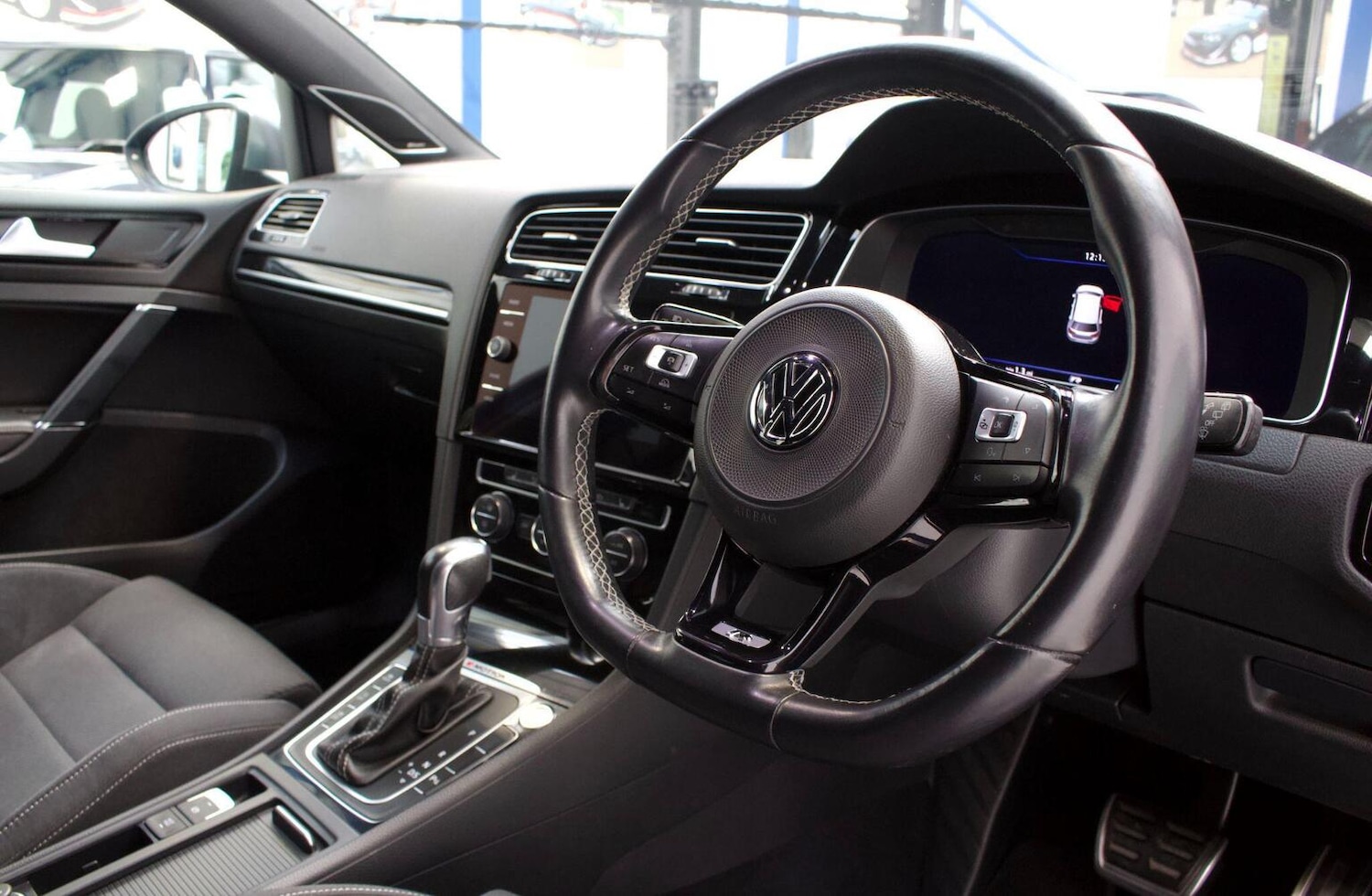 Used Volkswagen Golf 2018 for sale - 76431007: Photo 23