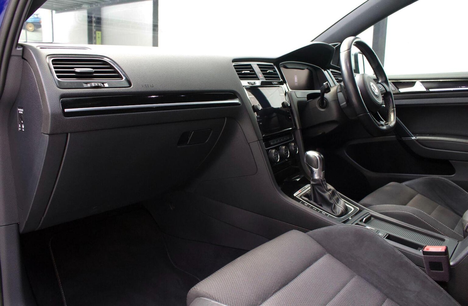 Used Volkswagen Golf 2018 for sale - 76431007: Photo 31