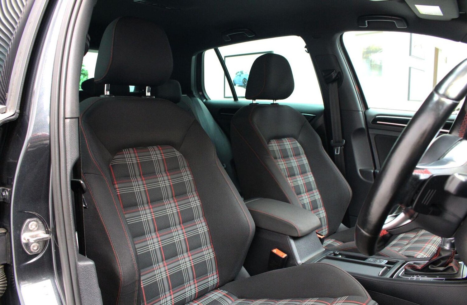 Used Volkswagen Golf 2014 for sale - 76821605: Photo 8