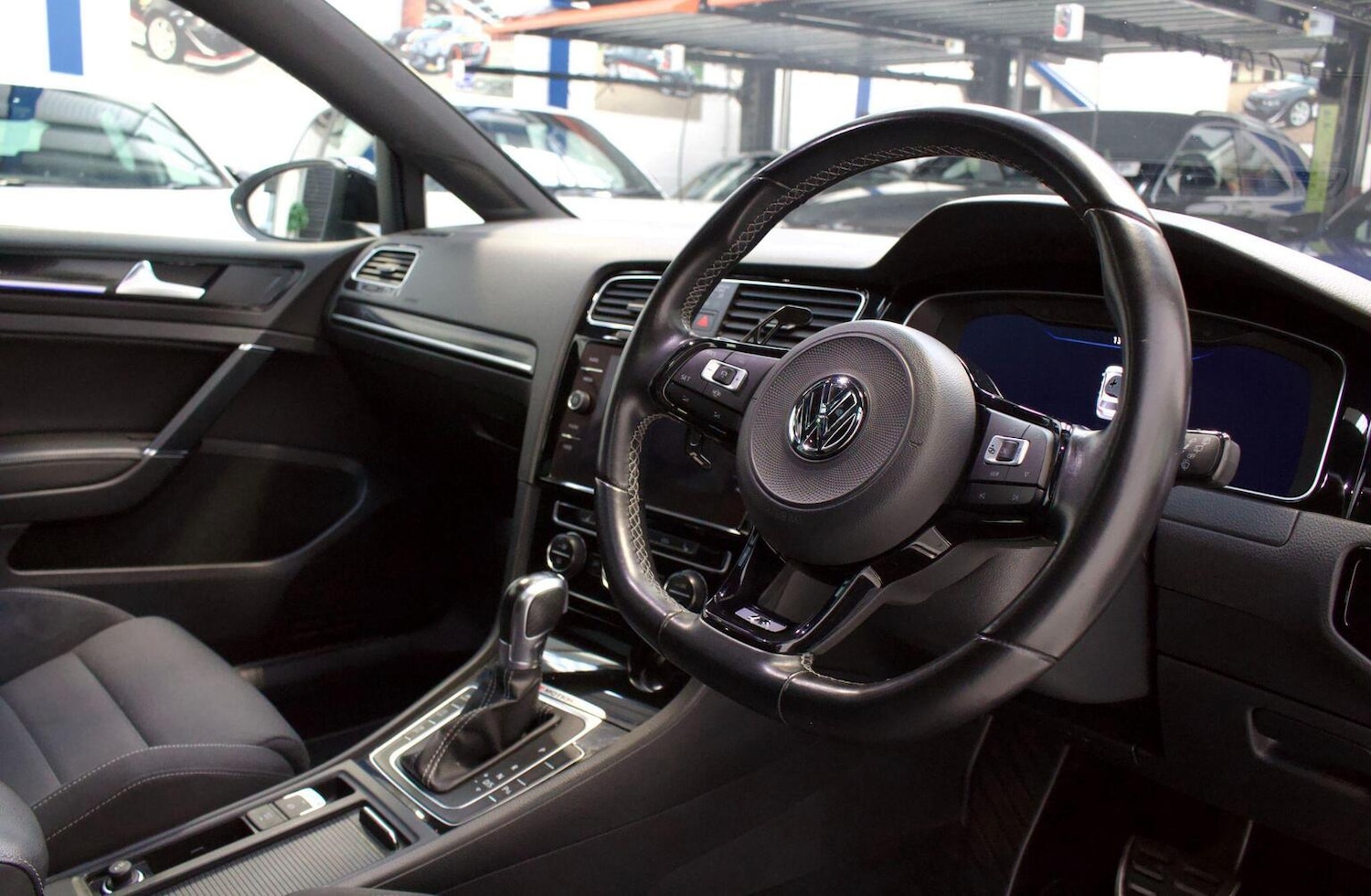 Used Volkswagen Golf 2019 for sale - 76904643: Photo 34