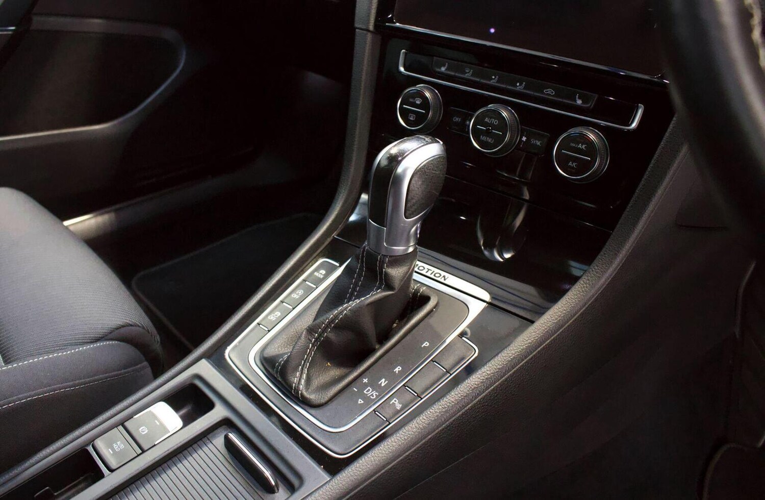 Used Volkswagen Golf 2019 for sale - 76904643: Photo 37