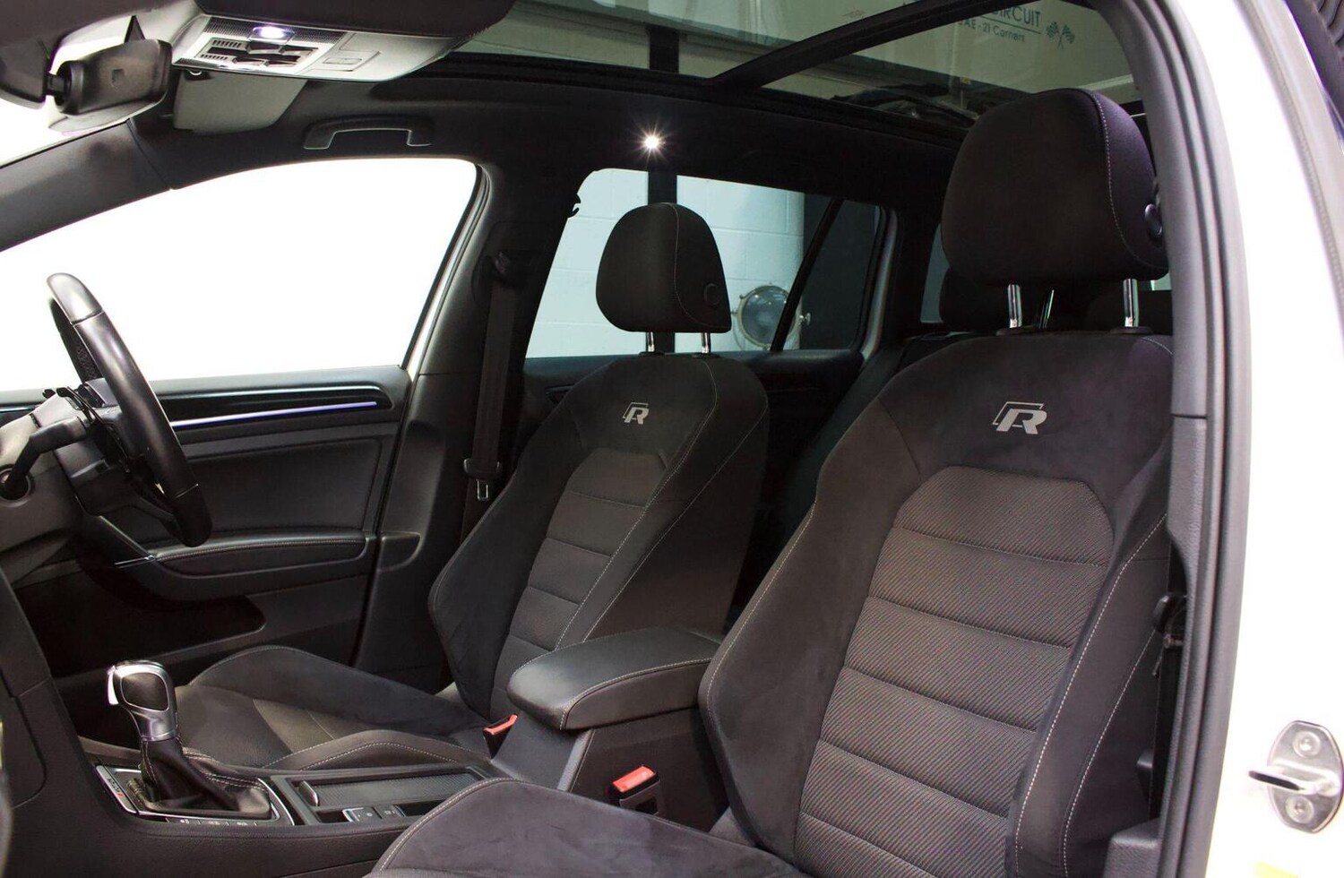 Used Volkswagen Golf 2019 for sale - 76904643: Photo 44