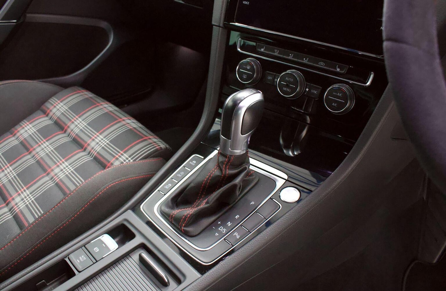 Used Volkswagen Golf 2017 for sale - 76748219: Photo 28