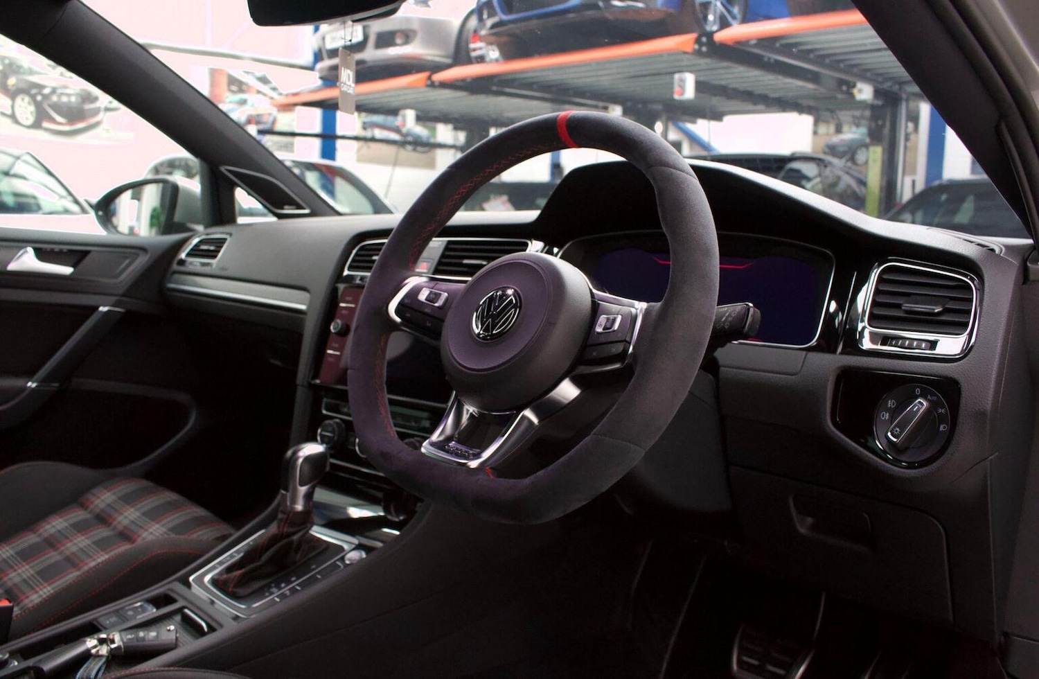 Used Volkswagen Golf 2017 for sale - 76748219: Photo 3