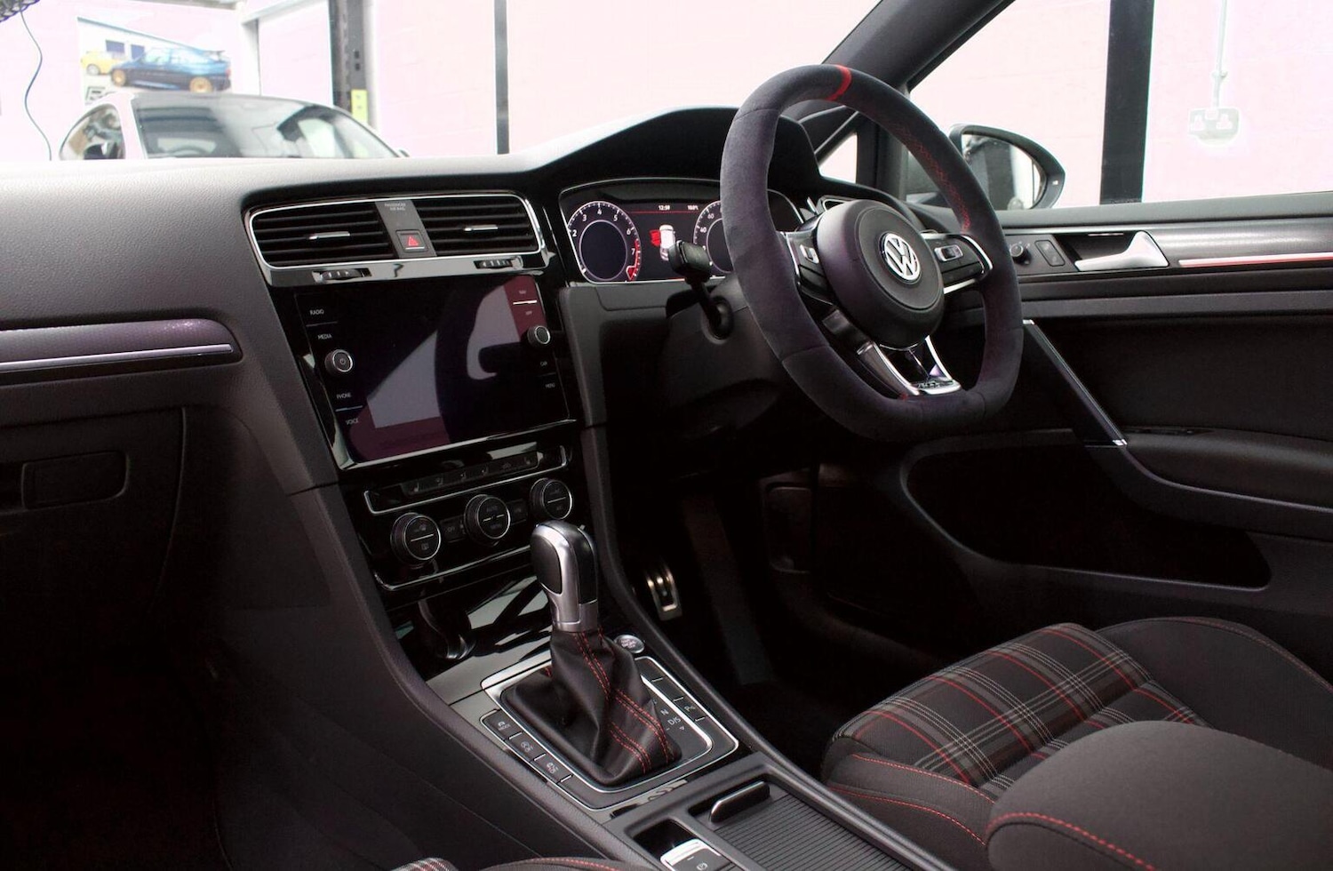 Used Volkswagen Golf 2017 for sale - 76748219: Photo 30