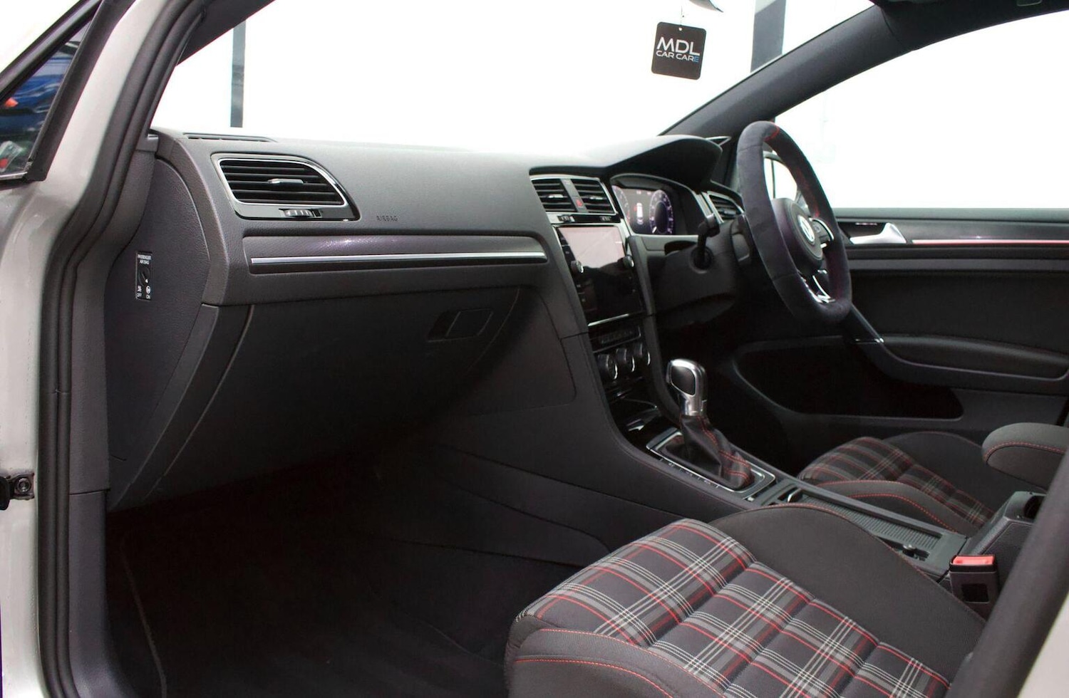 Used Volkswagen Golf 2017 for sale - 76748219: Photo 36