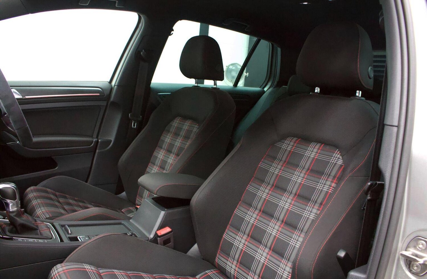 Used Volkswagen Golf 2017 for sale - 76748219: Photo 44